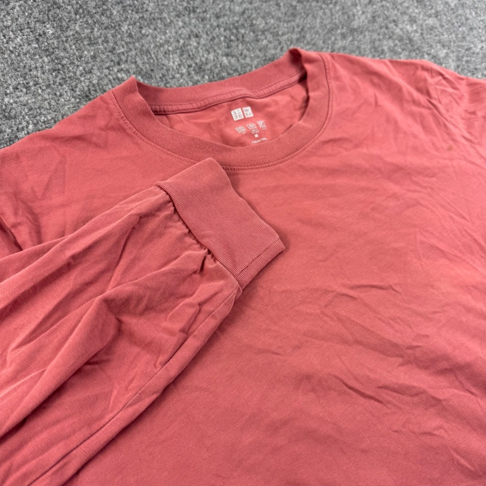 Uniqlo AIRism T-Shirt Size M Pink Long Sleeve Crew Neck Mens